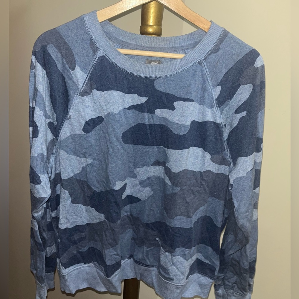 Aerie Sweatshirt Crewneck Blue Camo Size M